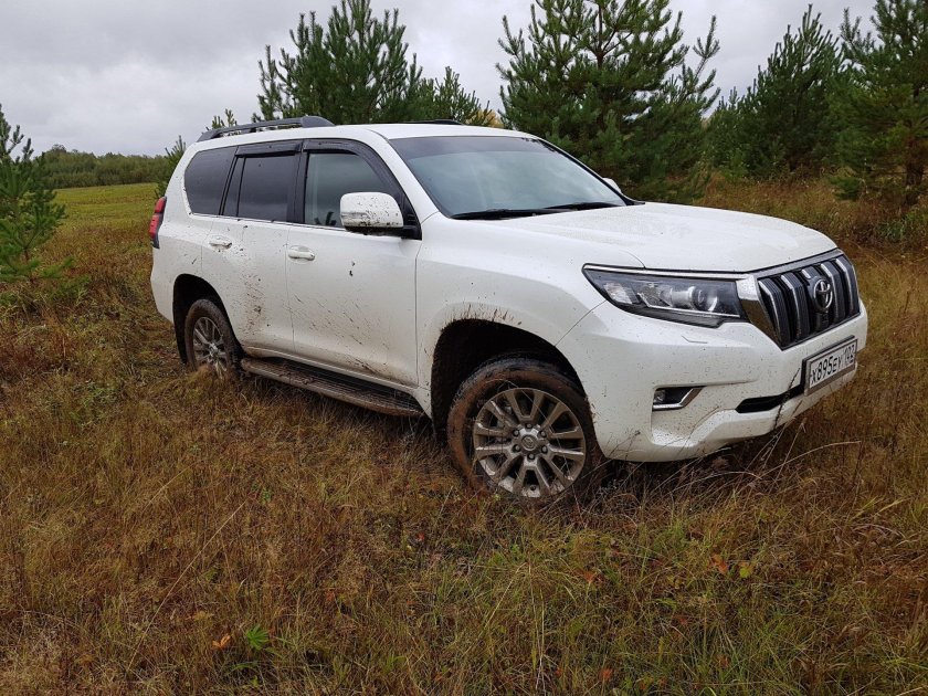 Toyota Land Cruiser Prado 2021 White