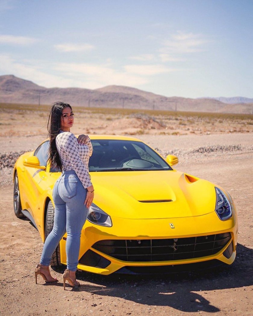 Феррари девушка