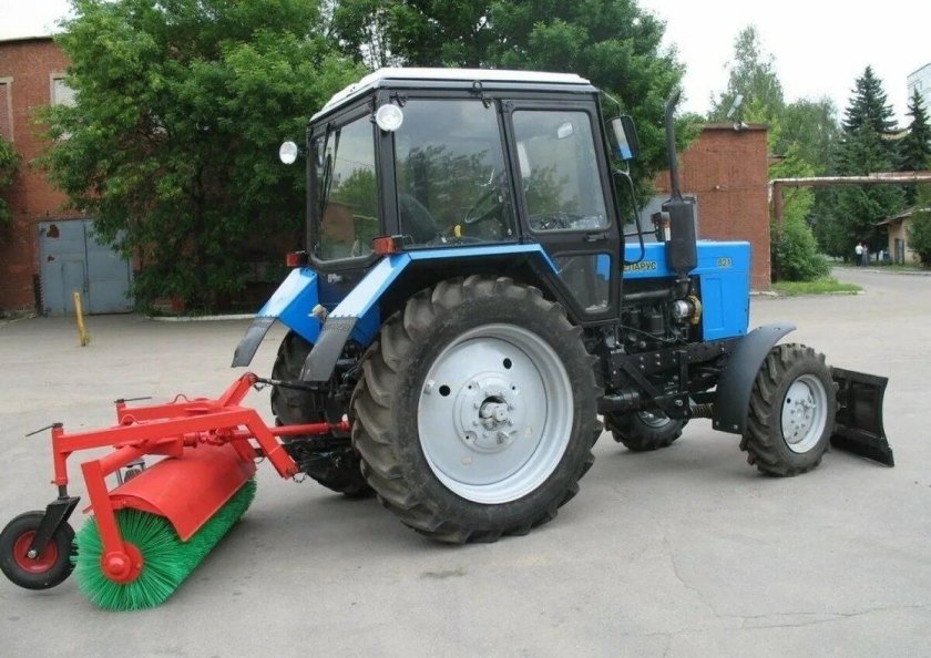 Машина уборочная Беларус 82мк-01