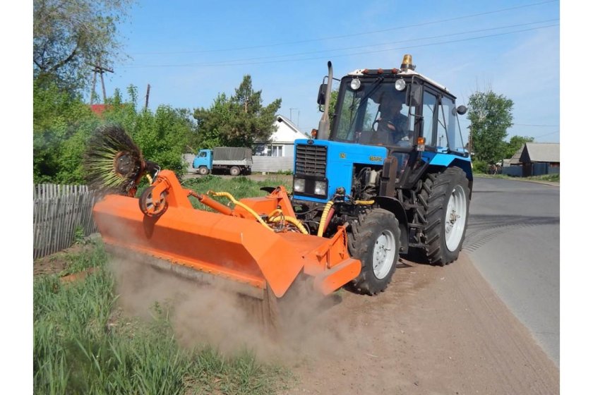 Передняя щетка c бункером ЩФС 2.0 Г (ГУ) сис. Увлж. На 500 л