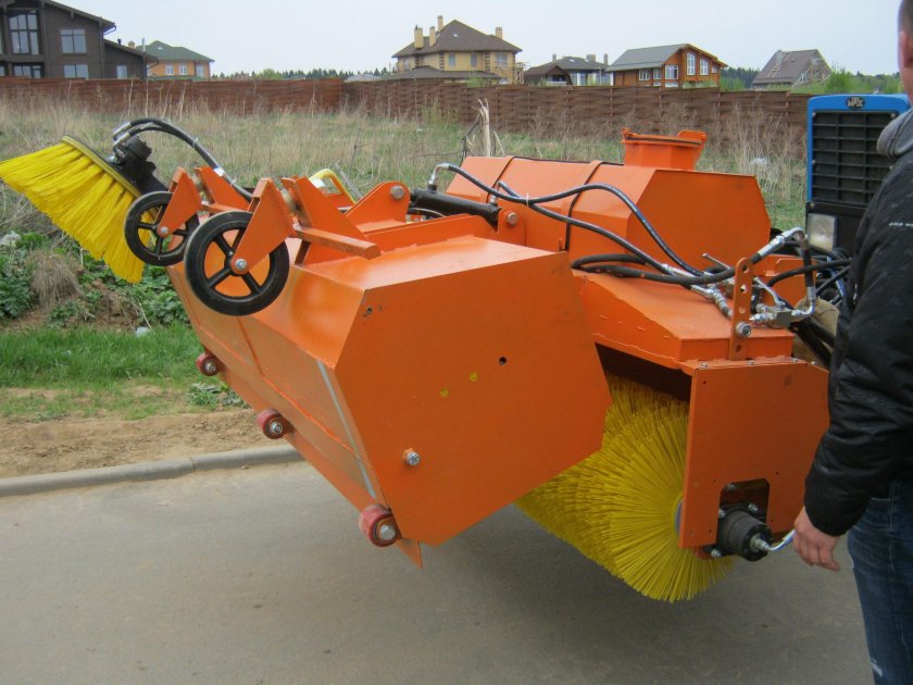 Щетка Коммунальная с бункером для МТЗ 82