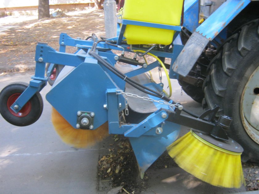 Щетка Коммунальная с бункером для МТЗ 82