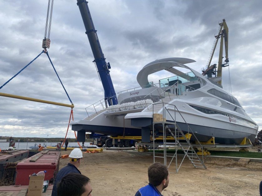 Looker 1100 катамаран