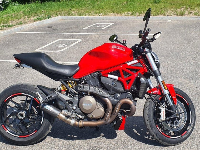 Ducati monster 821