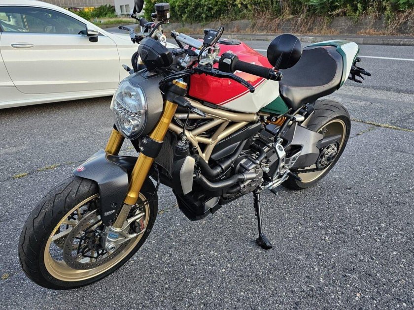 Мотоцикл ducati monster 1200