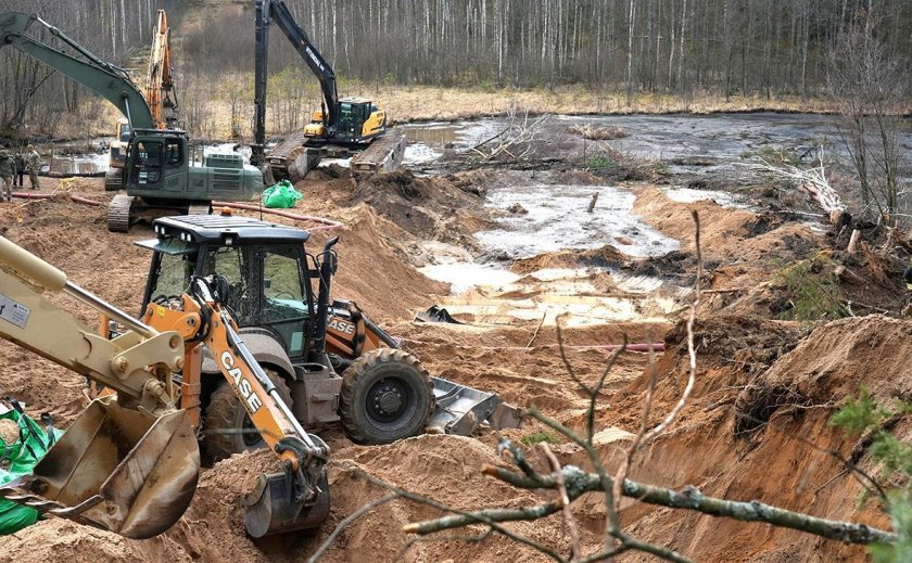 Утонул в болоте