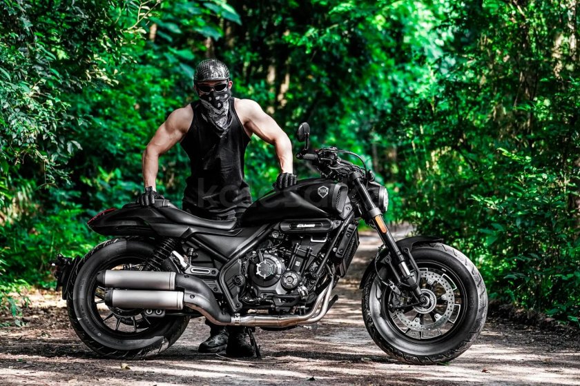 Брутальный мот