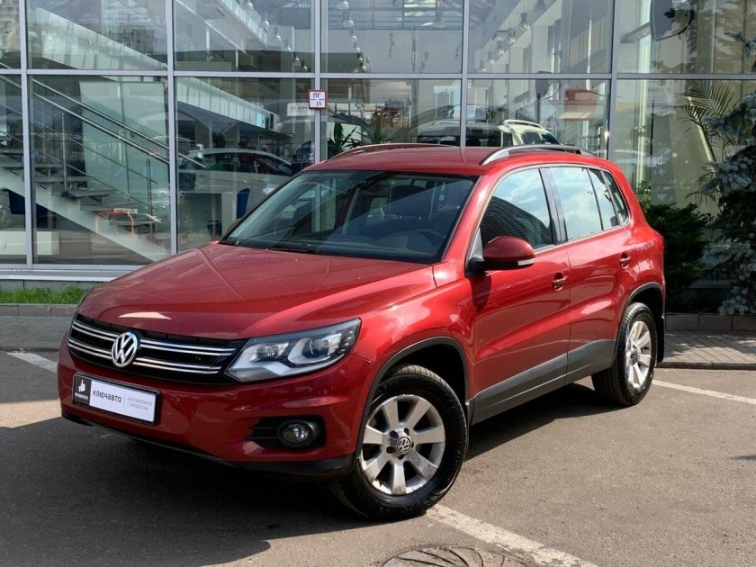 Фольксваген тигуан красный