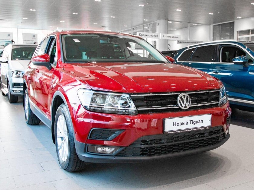 Volkswagen Tiguan красный