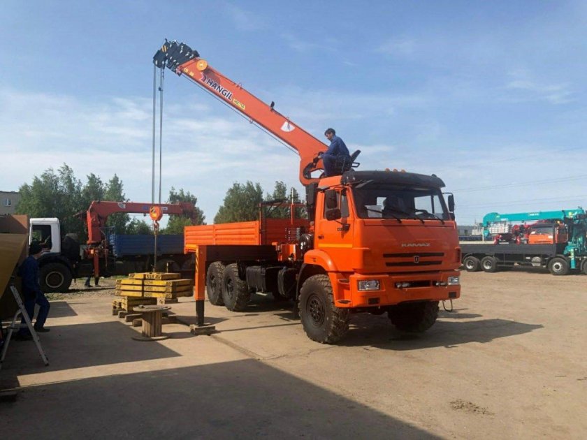 КАМАЗ 43118-50 С КМУ Hangil hgc756