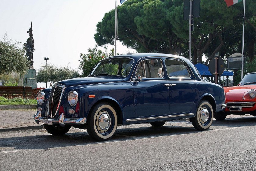 Lancia Италия машина