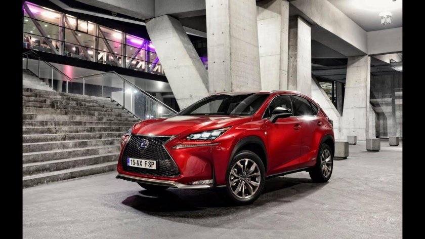 Lexus NX 300 красный