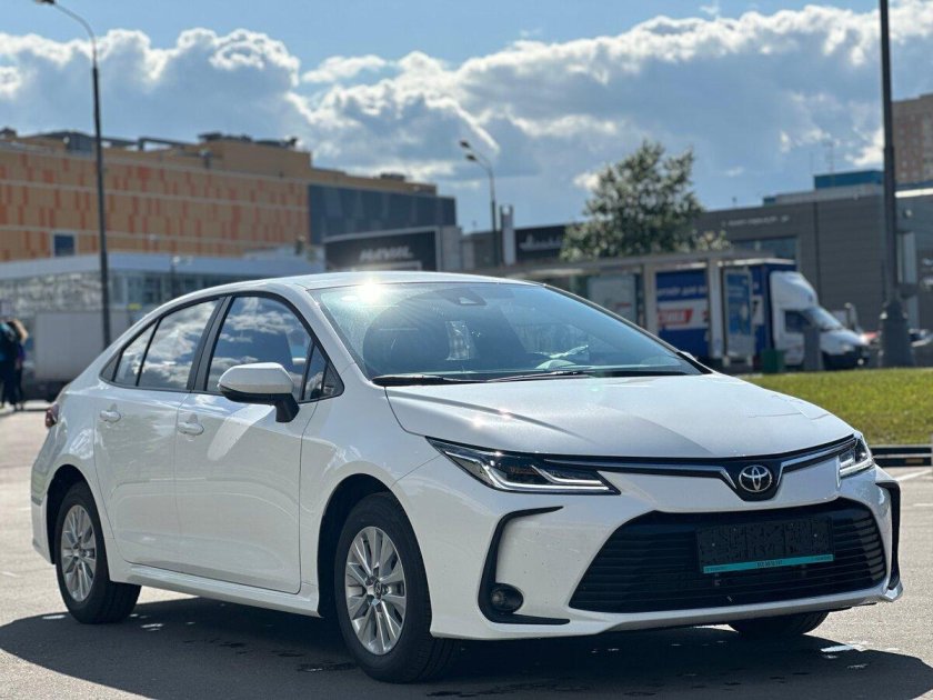 Тойота королла 2022 года