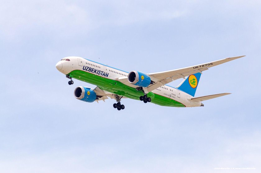 Самолёт авиакомпании Uzbekistan Airways