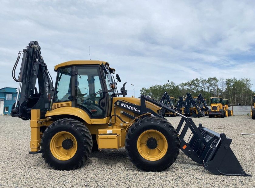 Bizon 888 экскаватор-погрузчик
