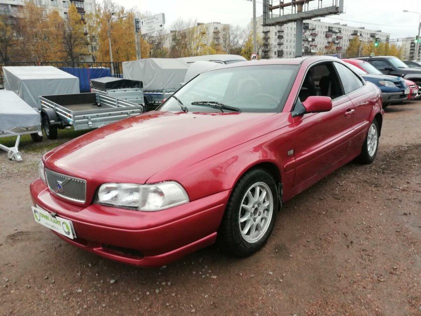 Volvo c70 Coupe Red