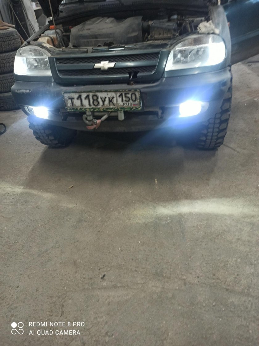 Ксенон в ПТФ Нива Шевроле