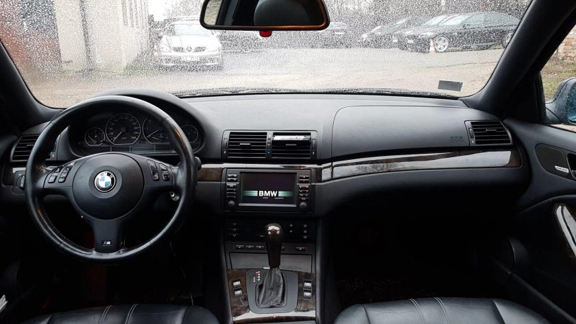 БМВ 3 2004 салон