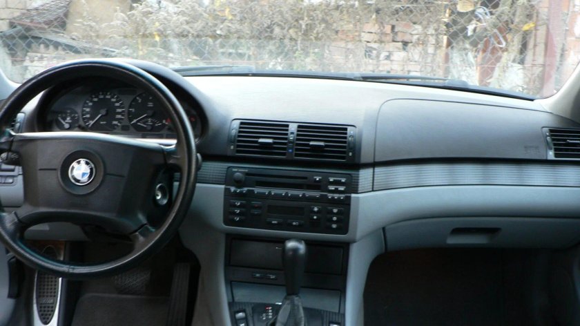 БМВ 3 2003 салон