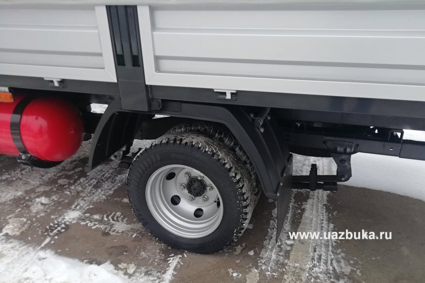 УАЗ профи с двухскатной ошиновкой