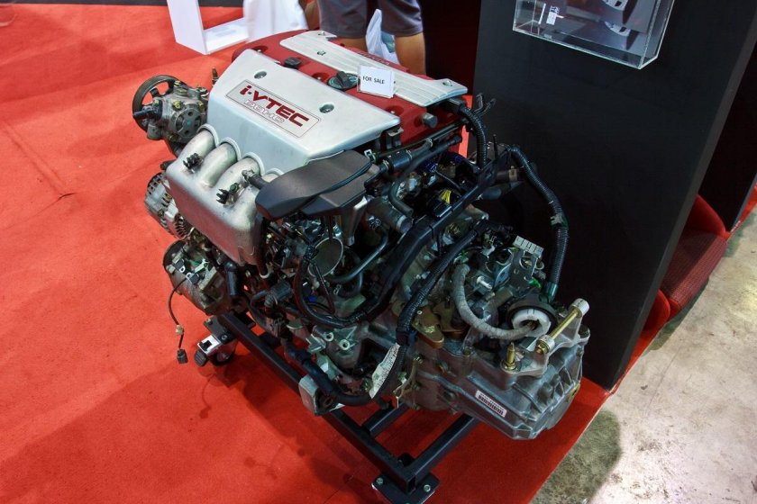 DOHC VTEC двигатель
