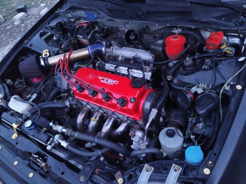 Мотор на Honda Civic 1.6 VTEC