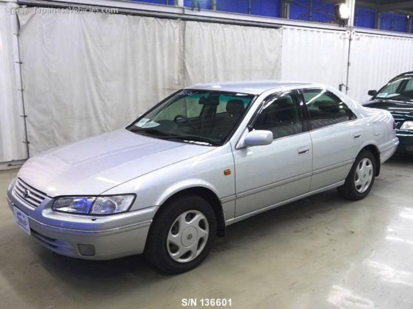 Тойота Камри 25