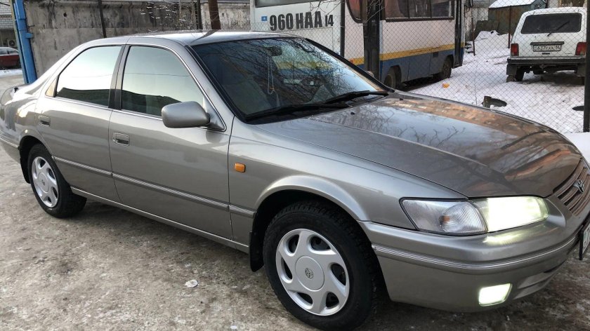 Тойота Камри 20 года