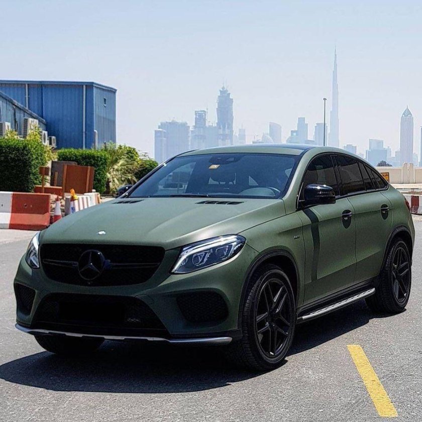 Мерседес АМГ зеленый матовый