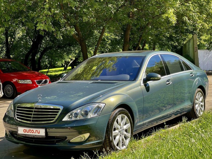 Мерседес 221 s зеленый