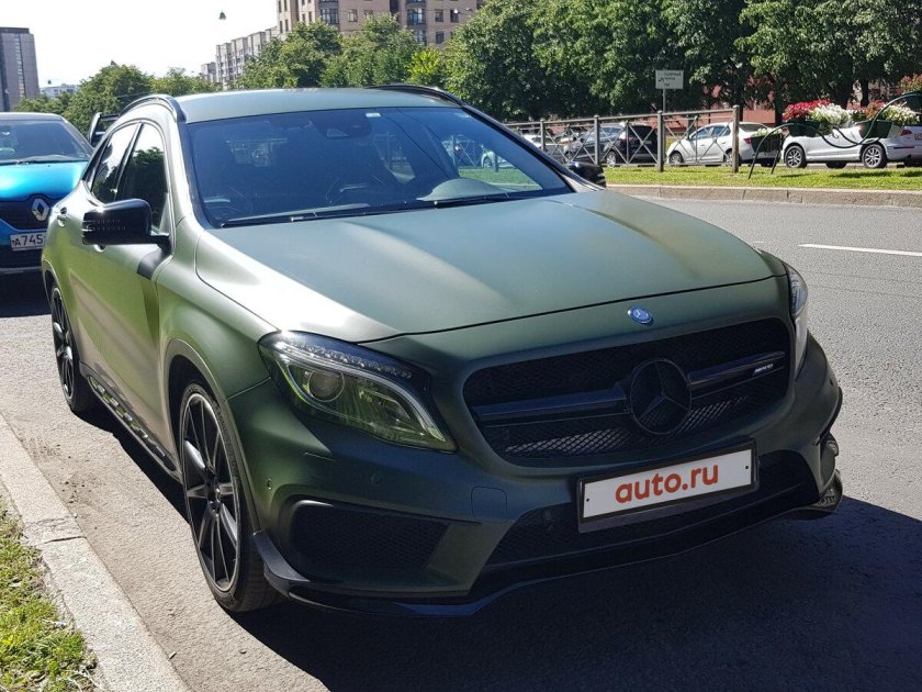Мерседес GLA 200 зеленый