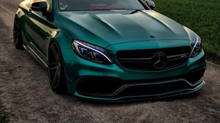 Мерседес AMG зеленый