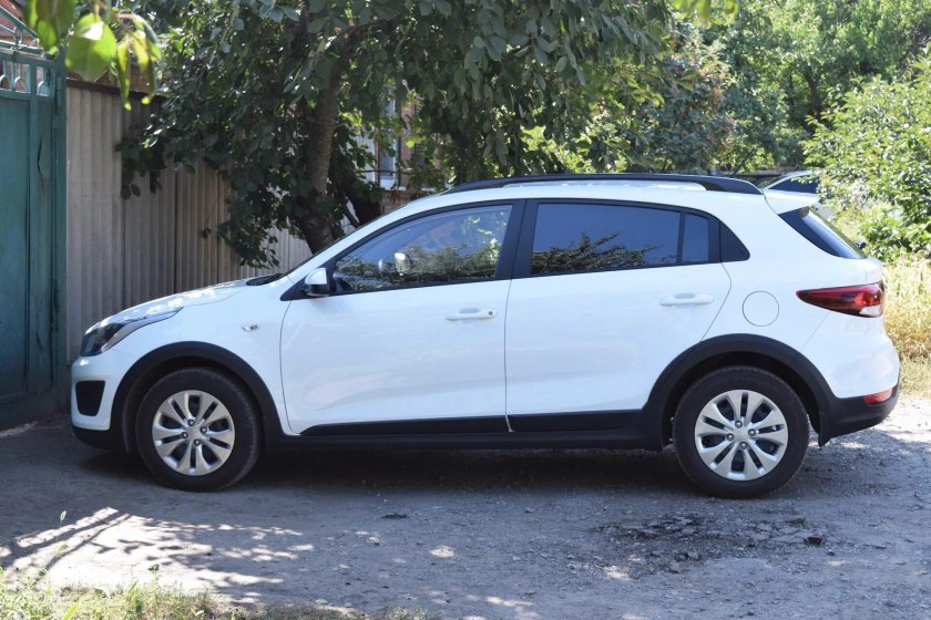 Kia Rio XLINE белый