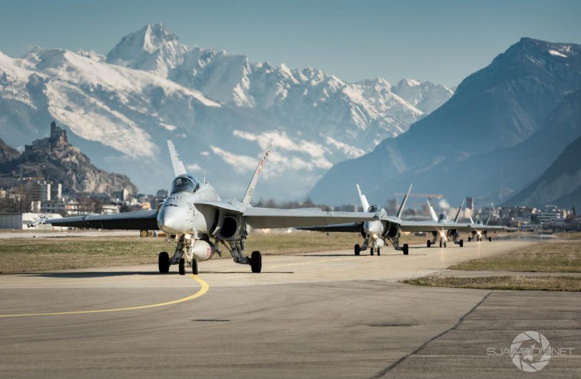 Payerne Air show f 18