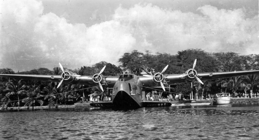 Самолет "летающая лодка" Boeing 314 Clipper