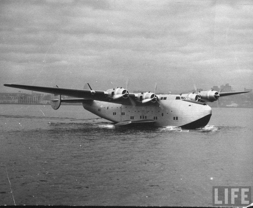 Самолет "летающая лодка" Boeing 314 Clipper
