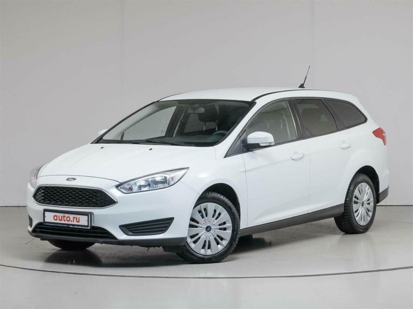 Ford Focus 2018 универсал белый
