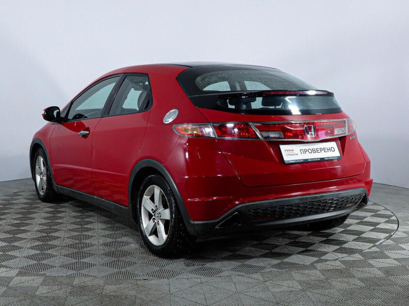 Honda Civic красная