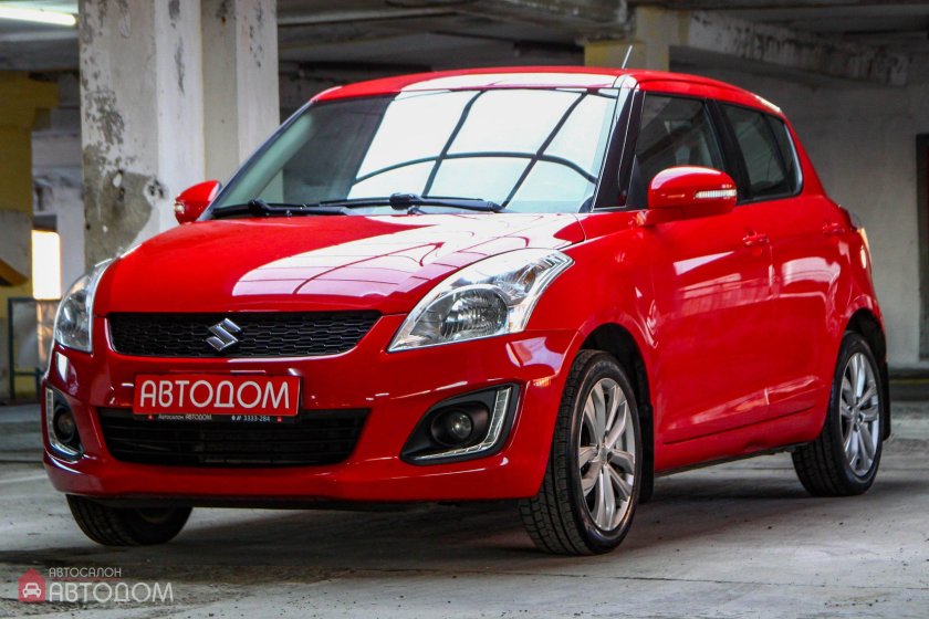 Сузуки Свифт красная зимой