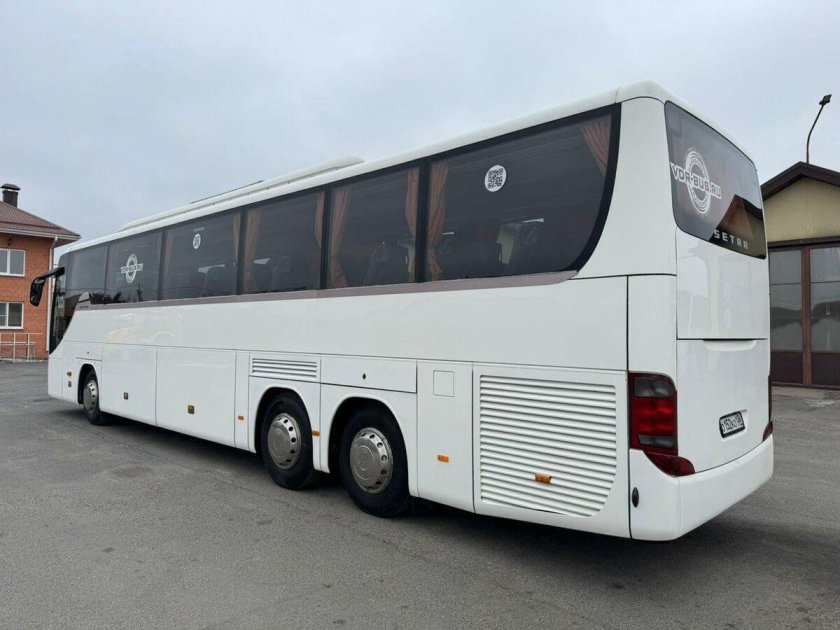 Автобус mercedes benz tourismo