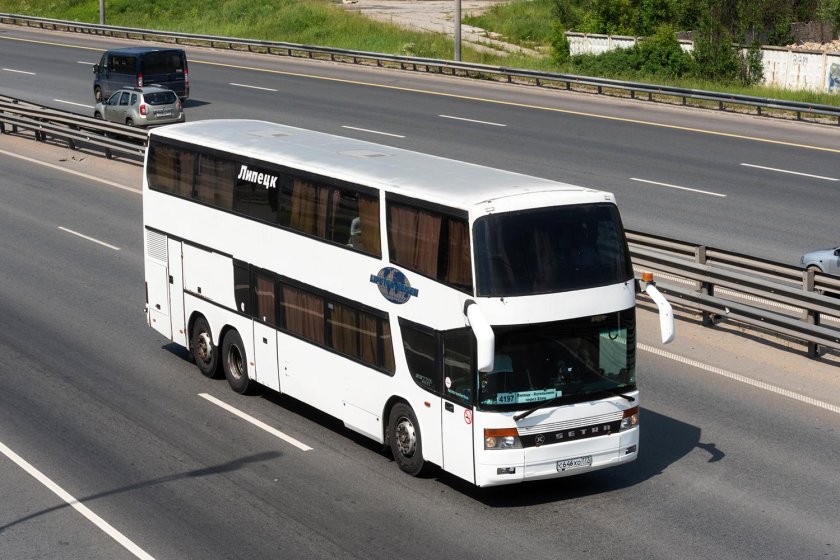 Автобус Setra s328dt