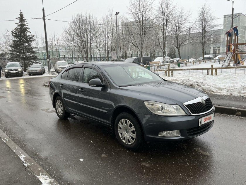 Шкода Октавия 2012 1.6