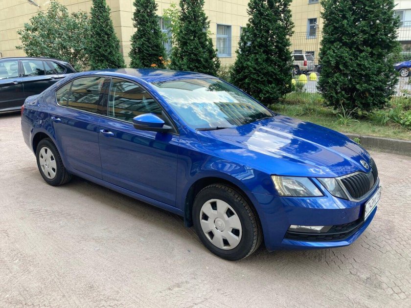 Skoda Rapid Reef Blue