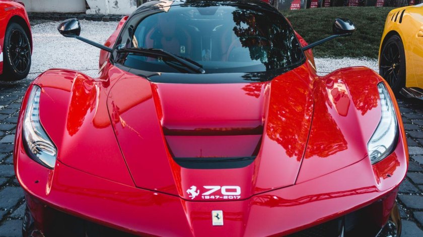 Феррари спорткар