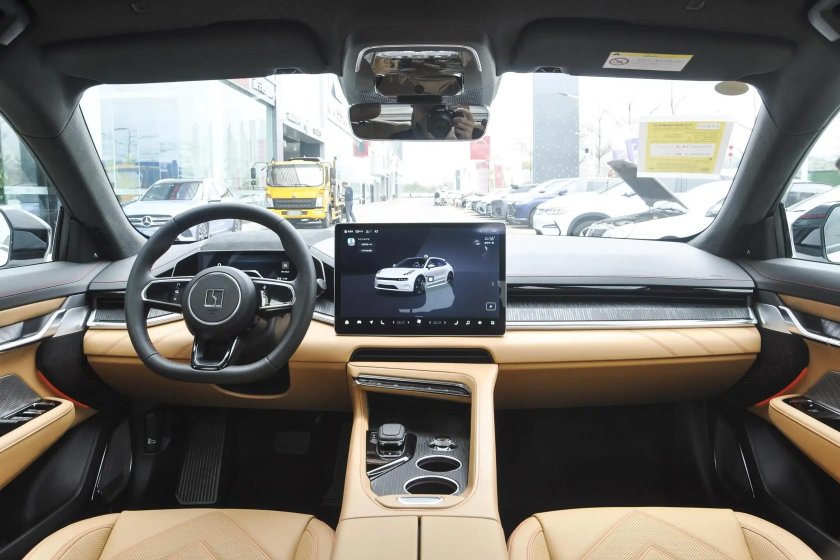 ЗЕЕКР 001 салон