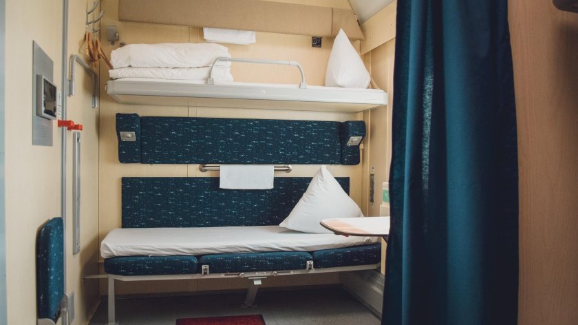 001и фирменный «Волгоград»