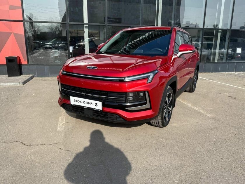 Красный москвич 2023