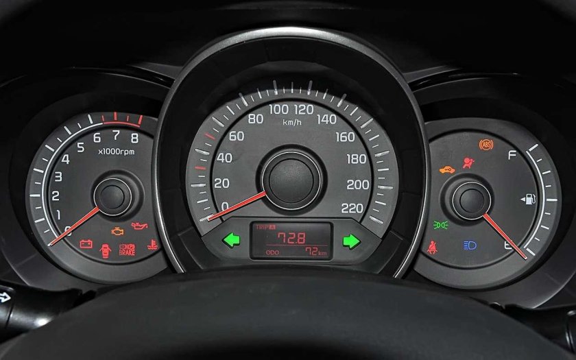 Kia Rio 2015 приборная панель