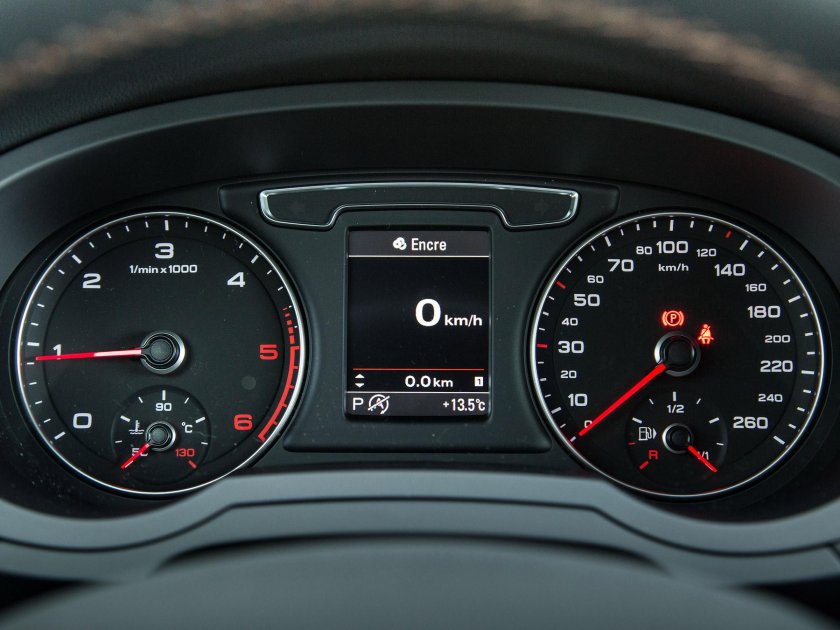 Audi q3 приборная панель
