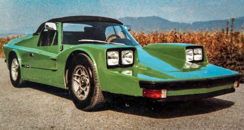 Спорткар из двух половин